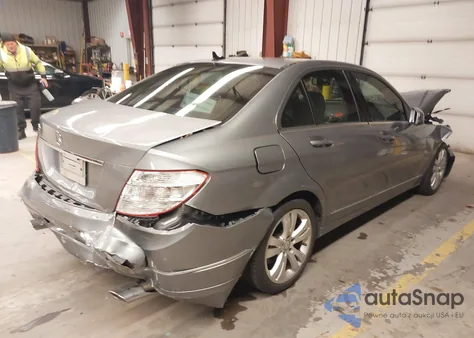 2011 Mercedes-Benz C 300 Luxury из США, поврежденный, VIN WDDGF5EB9BA433372